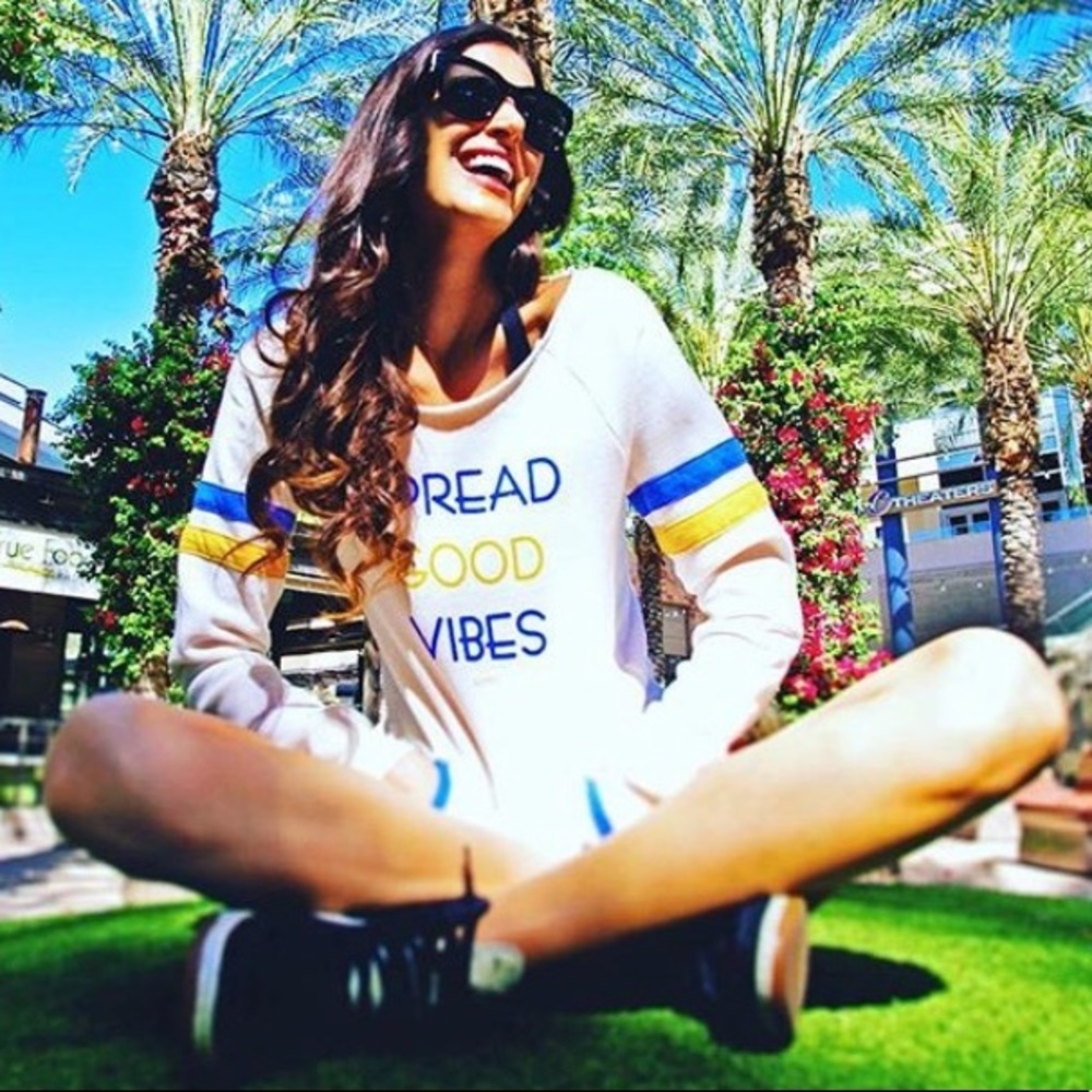 Spread Good Vibes Pullover || Sumits